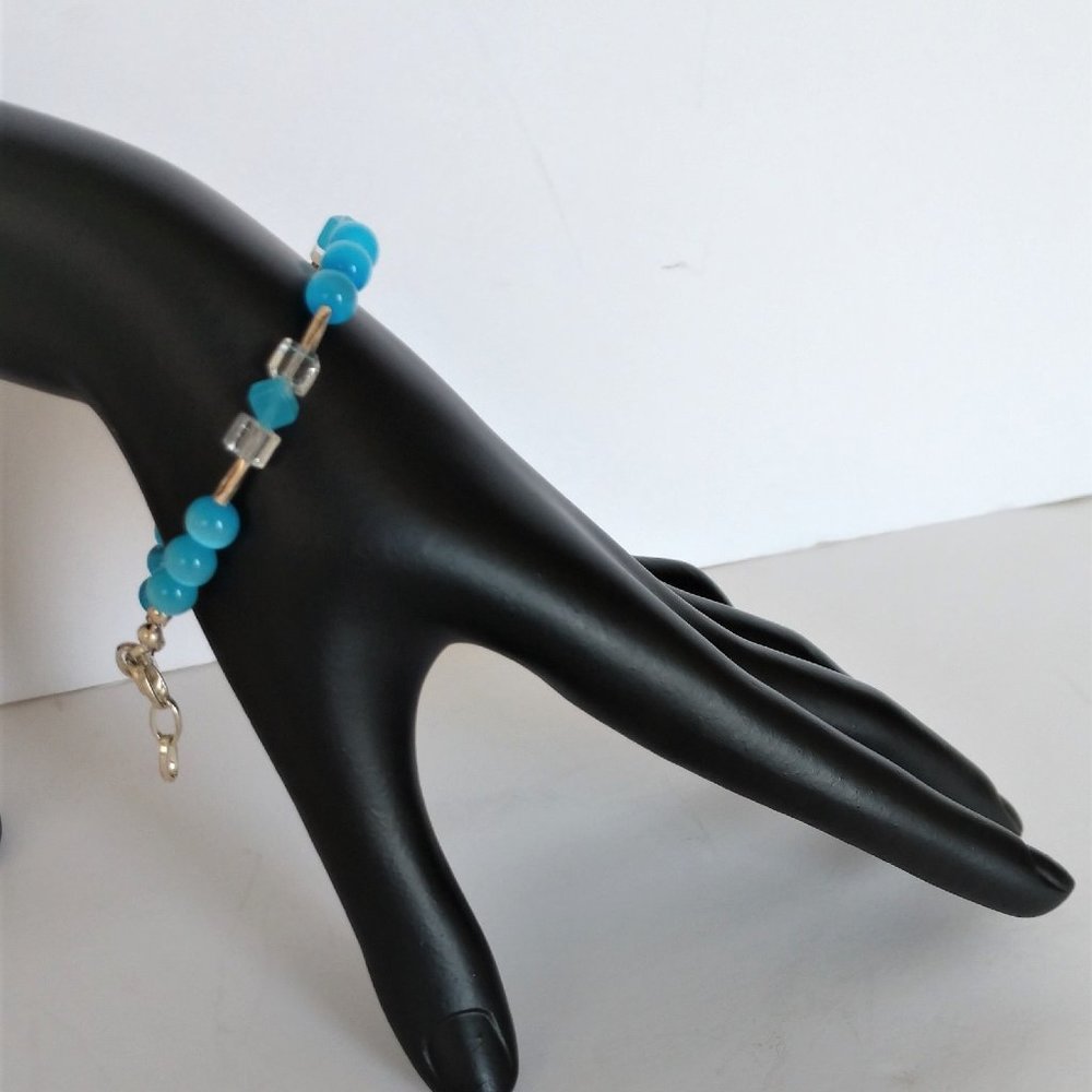 Aqua Blue Beaded Bracelet with Banded Agate Beads Handmade 8 inches - Picture 7 of 16